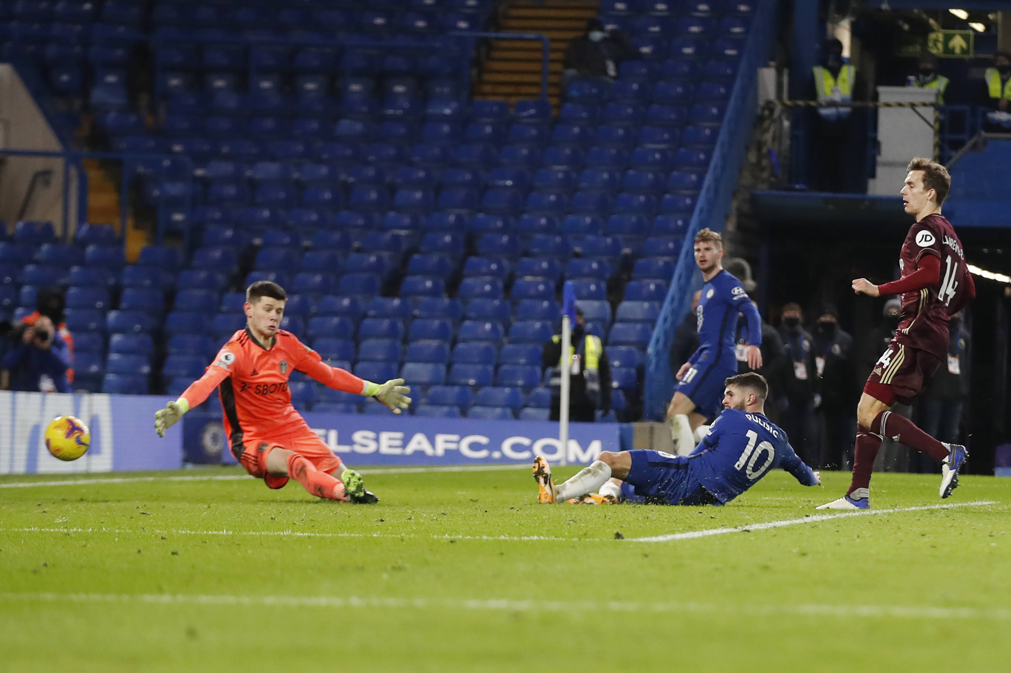 久的一脚远 久的一脚远